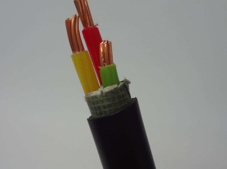 電線電纜產(chǎn)品結(jié)構(gòu)越復(fù)雜，疊加的層次就越多.jpg
